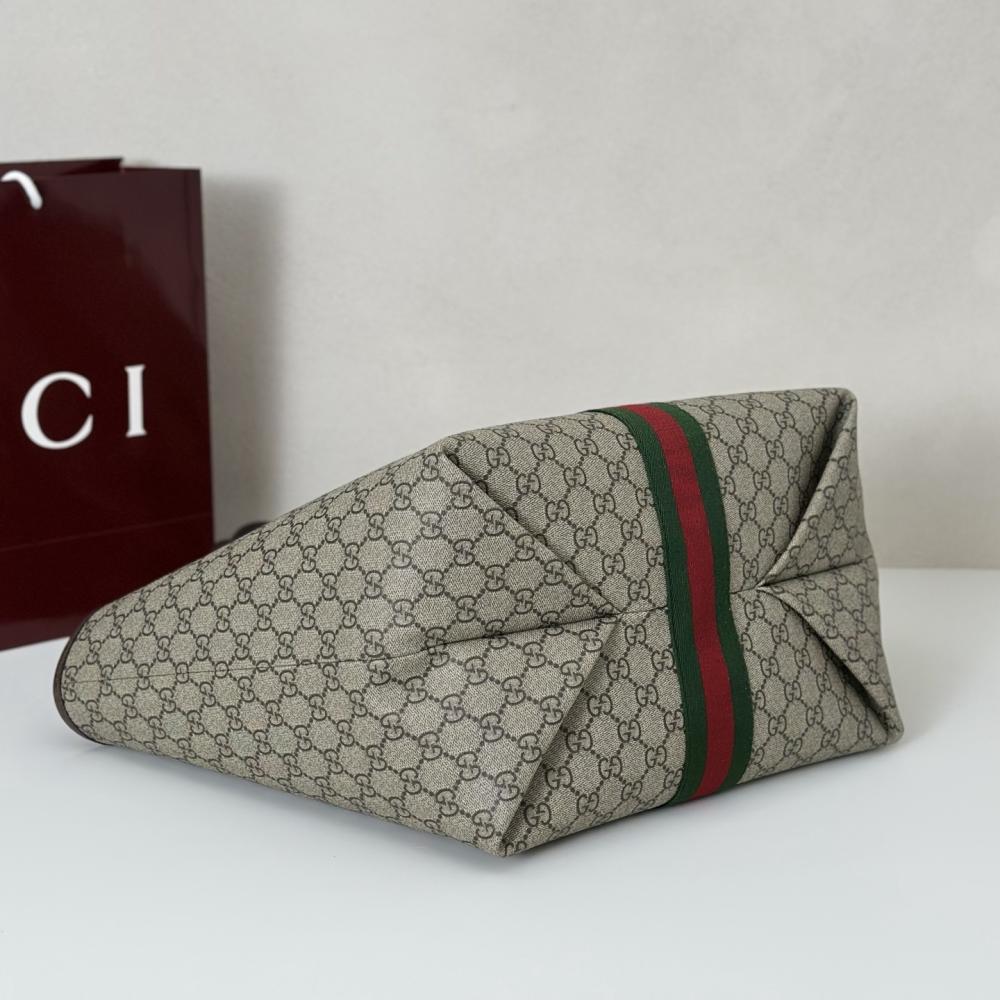 Classic Shoulder Bag