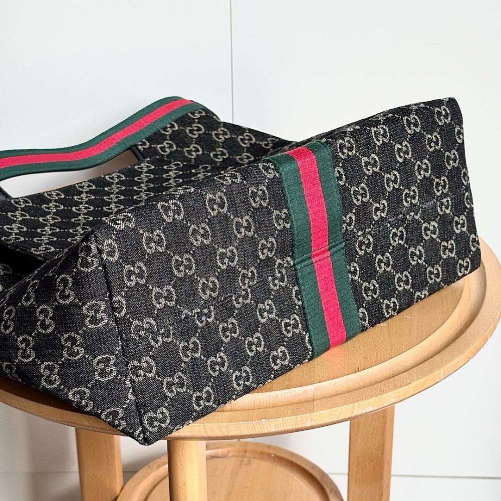 Stylish Top Handle Bag – Limited Edition