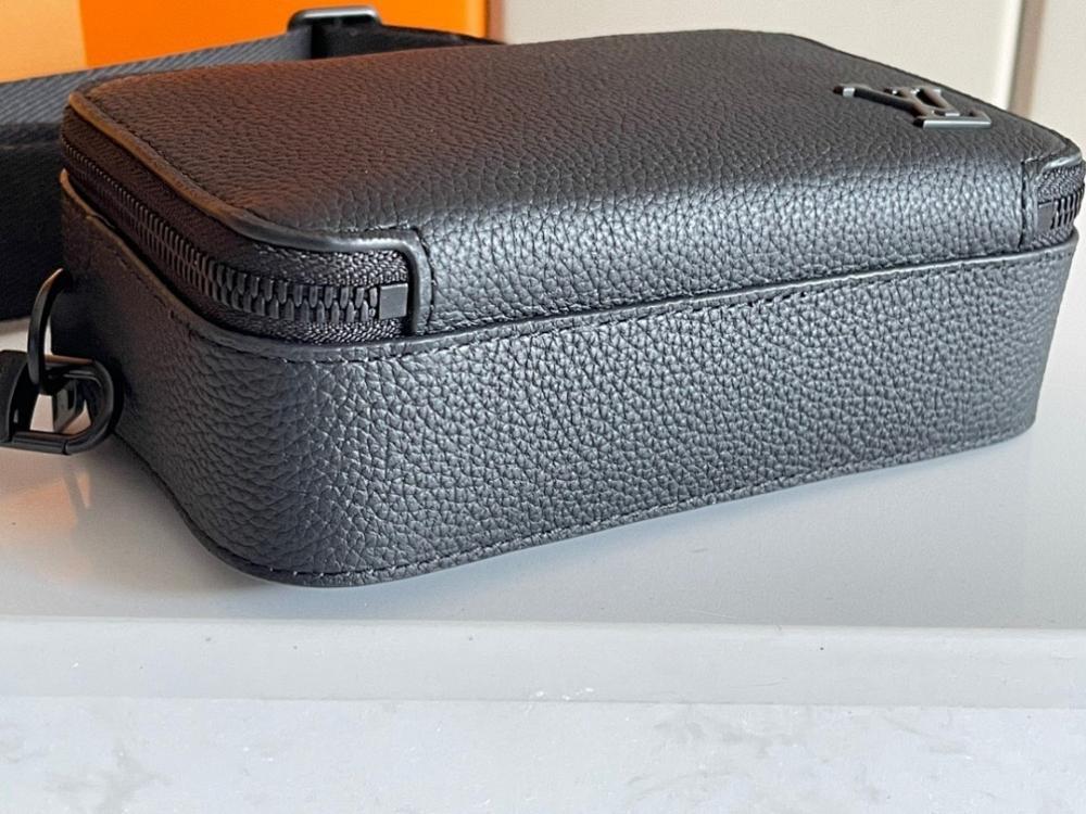 Modern Stylish Leather Shoulder Bag