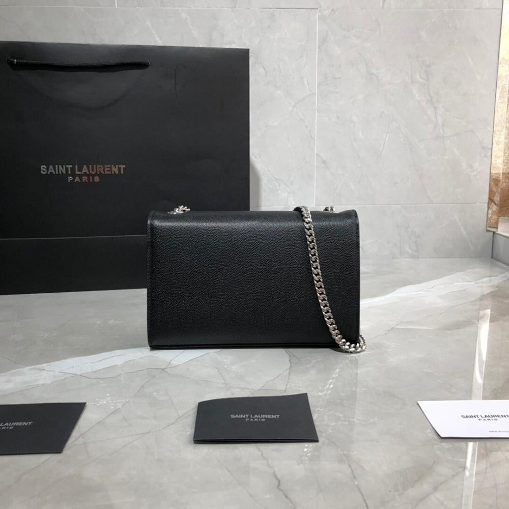 Modern Italian-Inspired Shoulder Bag