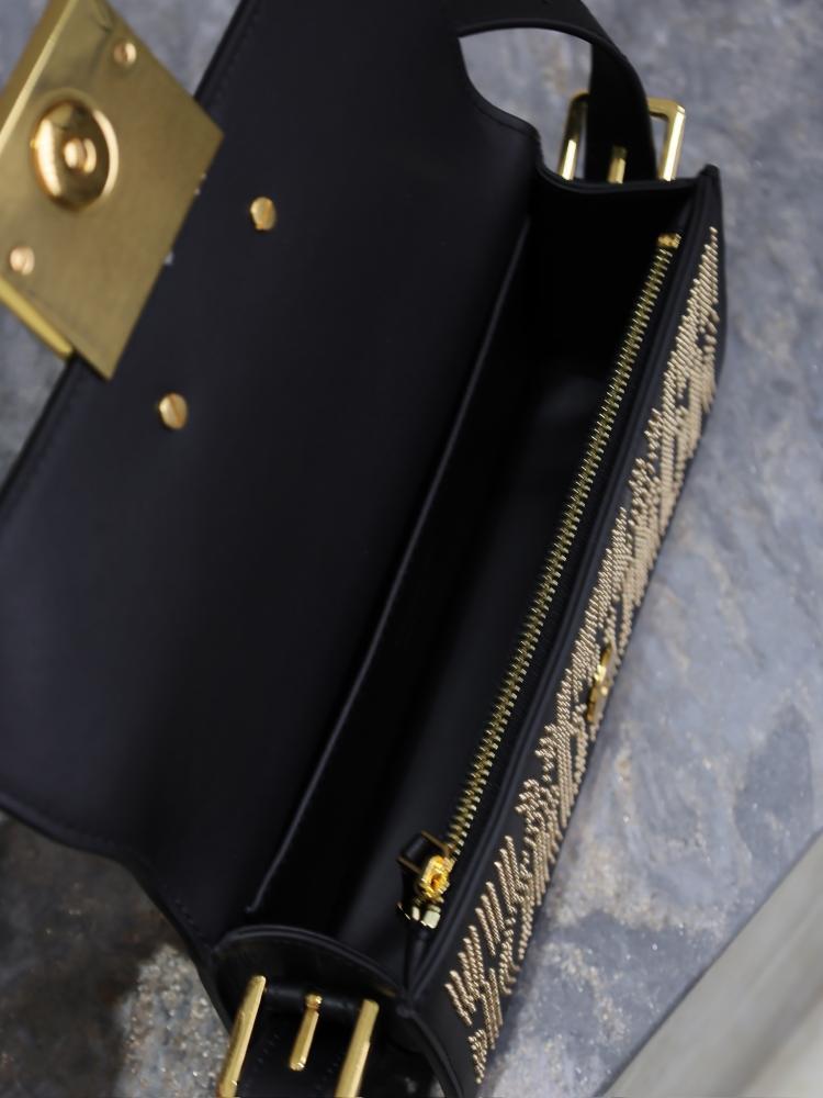 Elegant Shoulder Bag