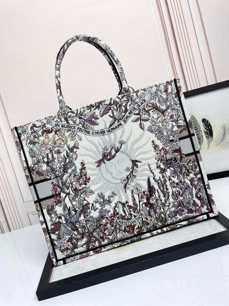Modern Elegant Embroidered Shoulder Bag
