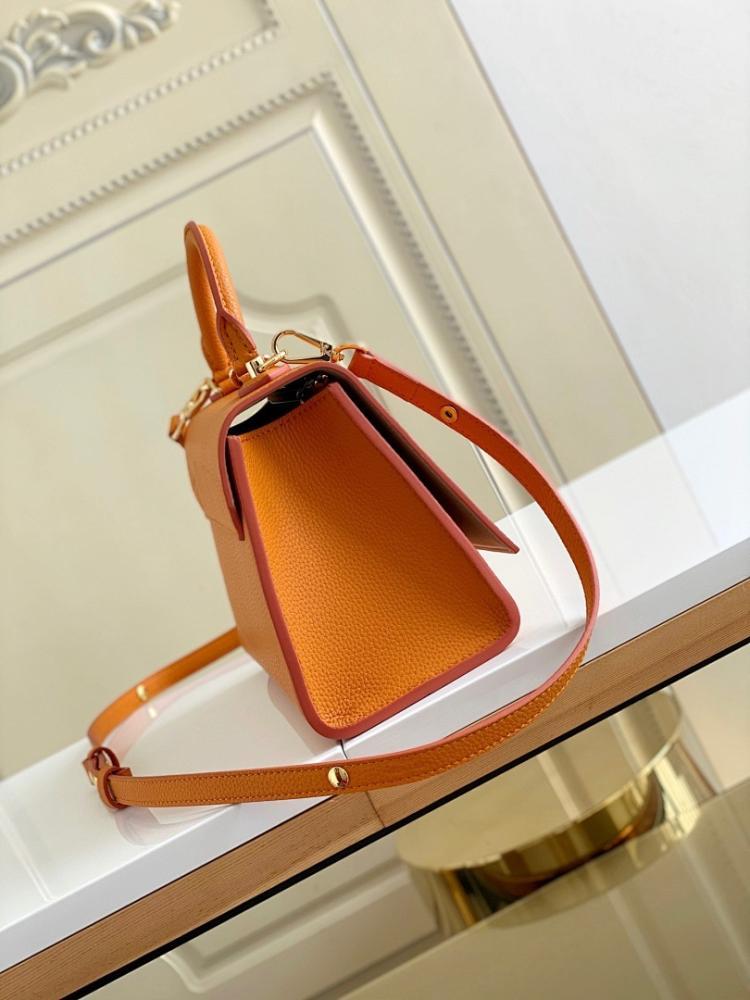 Twist Quilted Leather Shoulder Bag