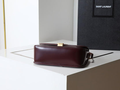 Italian-Inspired Stylish Lambskin Shoulder Bag