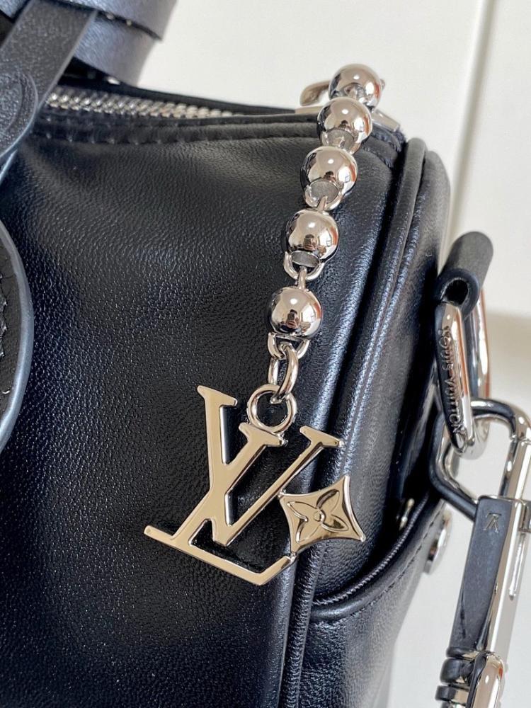 Italian-Inspired Elegant Leather Shoulder Bag