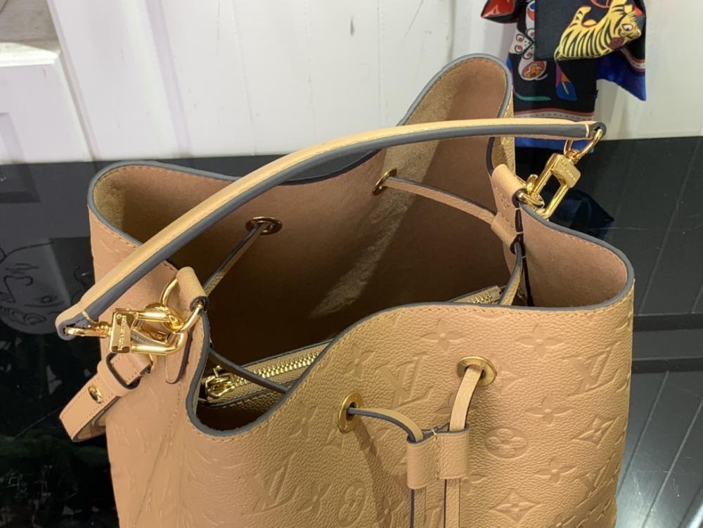Elegant Shoulder Bag