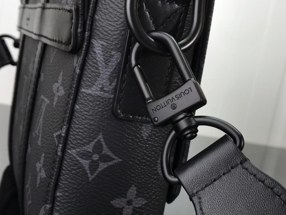 Elegant Messenger Bag