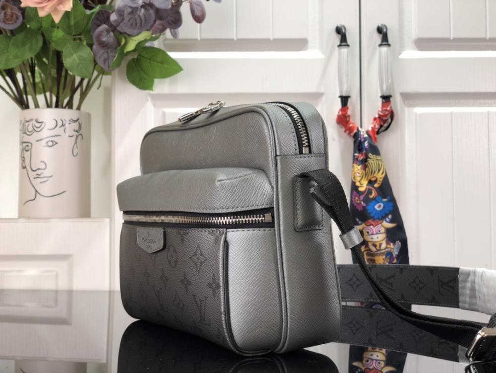 Elegant Shoulder Bag