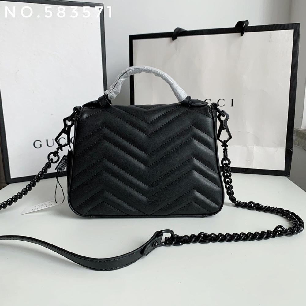 Modern Luxury Black Quilted Leather Shoulder Bag – Limited Edition