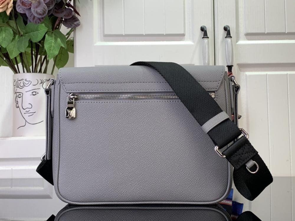 Classic Shoulder Bag