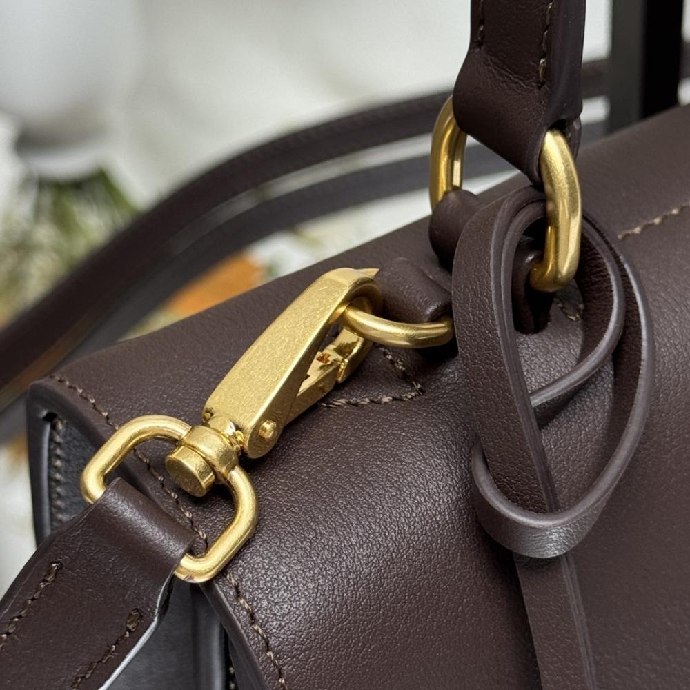 Classic Shoulder Bag