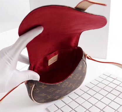 Modern Italian-Inspired Shoulder Bag
