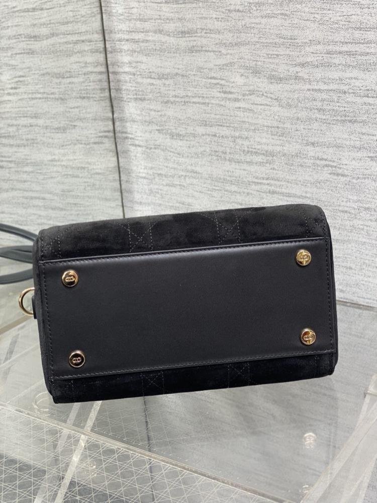 Elegant Leather Top Handle Bag