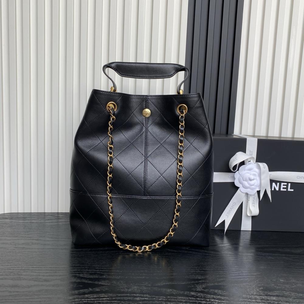 Alma Hobo Bag