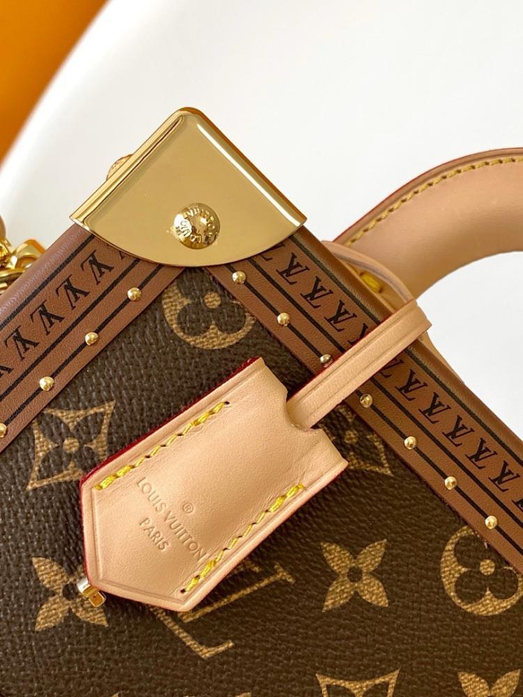 Luxury Refined Studded Leather Shoulder Bag