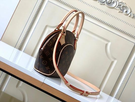 Luxury Leather Shoulder Bag – Limited Edition