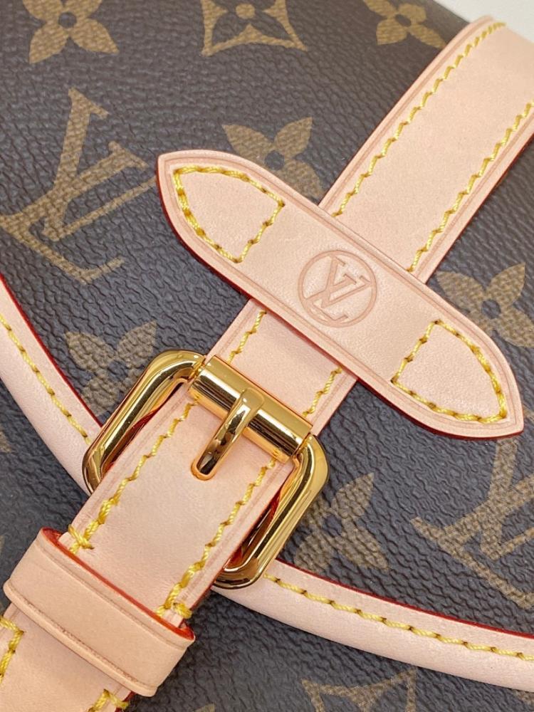 Stylish Refined Leather Crossbody Bag