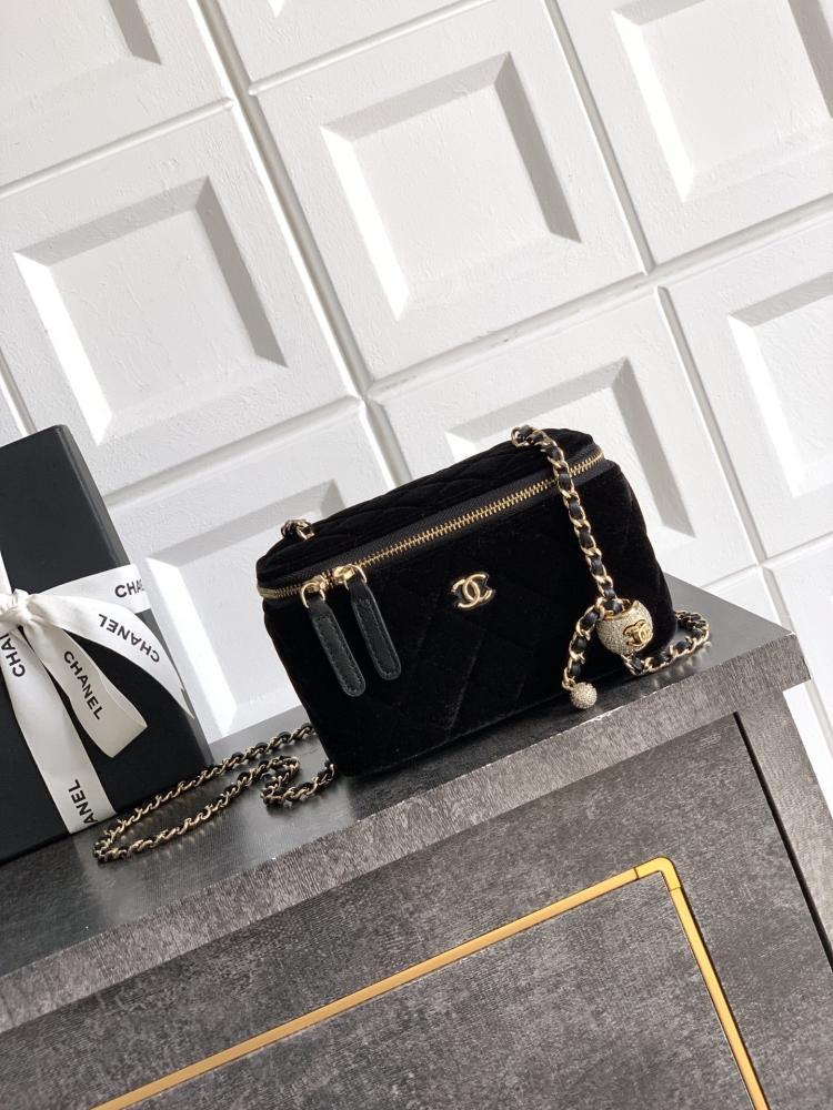 Alma Gold Satin Wallet