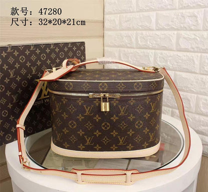 Stylish Refined Gold Monogram Leather Shoulder Bag