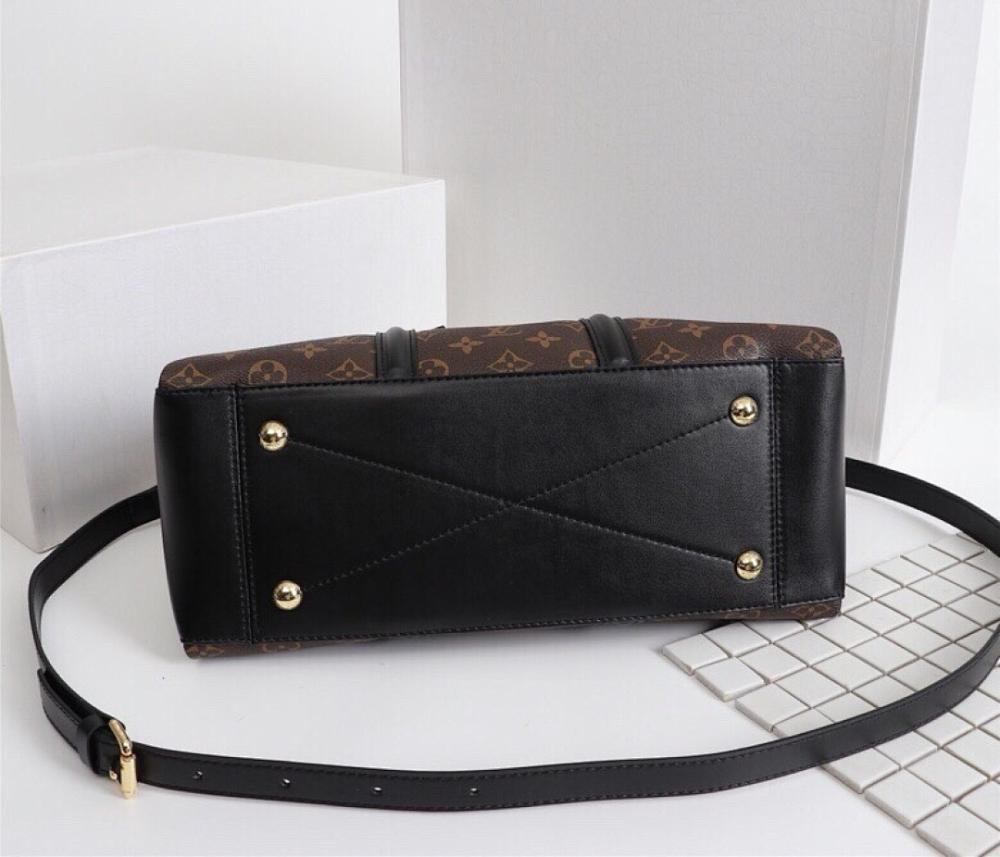 Stylish Refined Gold Monogram Leather Shoulder Bag