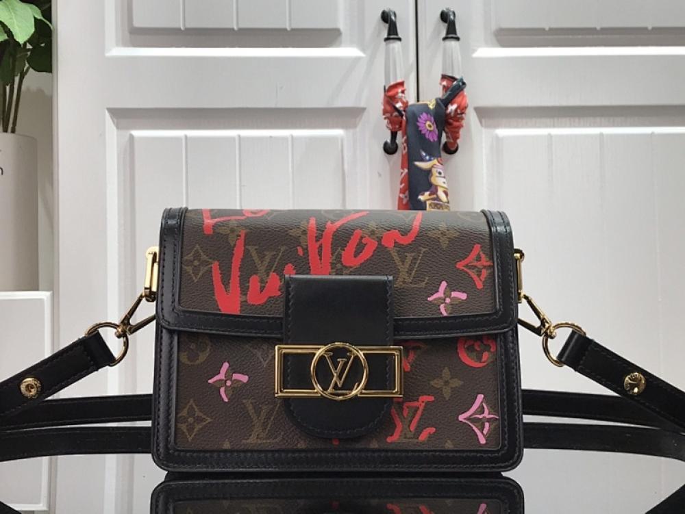 Elegant Leather Top Handle Bag