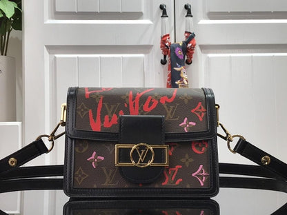 Elegant Leather Top Handle Bag