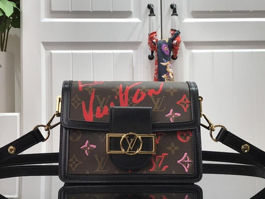 Elegant Leather Top Handle Bag