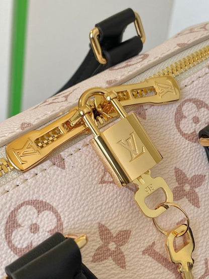Modern Italian-Inspired Leather Travel Bag