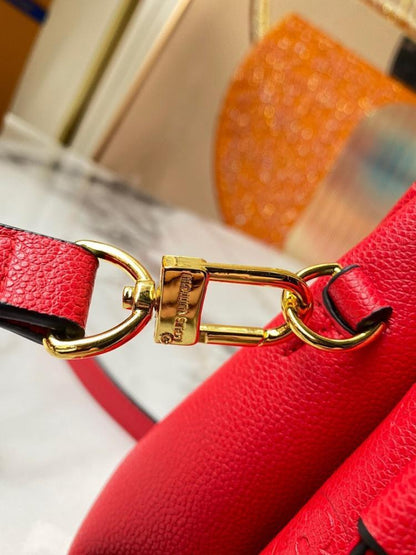 Modern Leather Crossbody Bag – Limited Edition