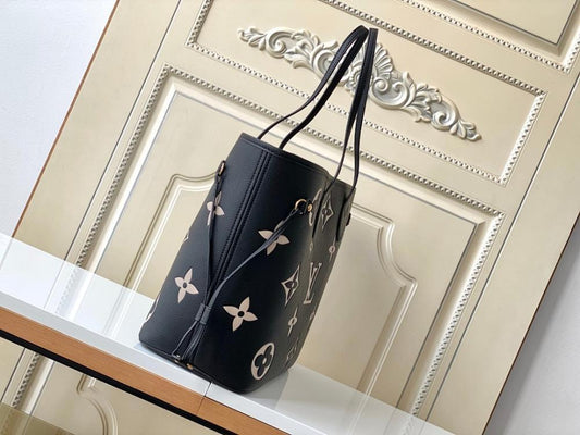 Classic Modern Leather Shoulder Bag