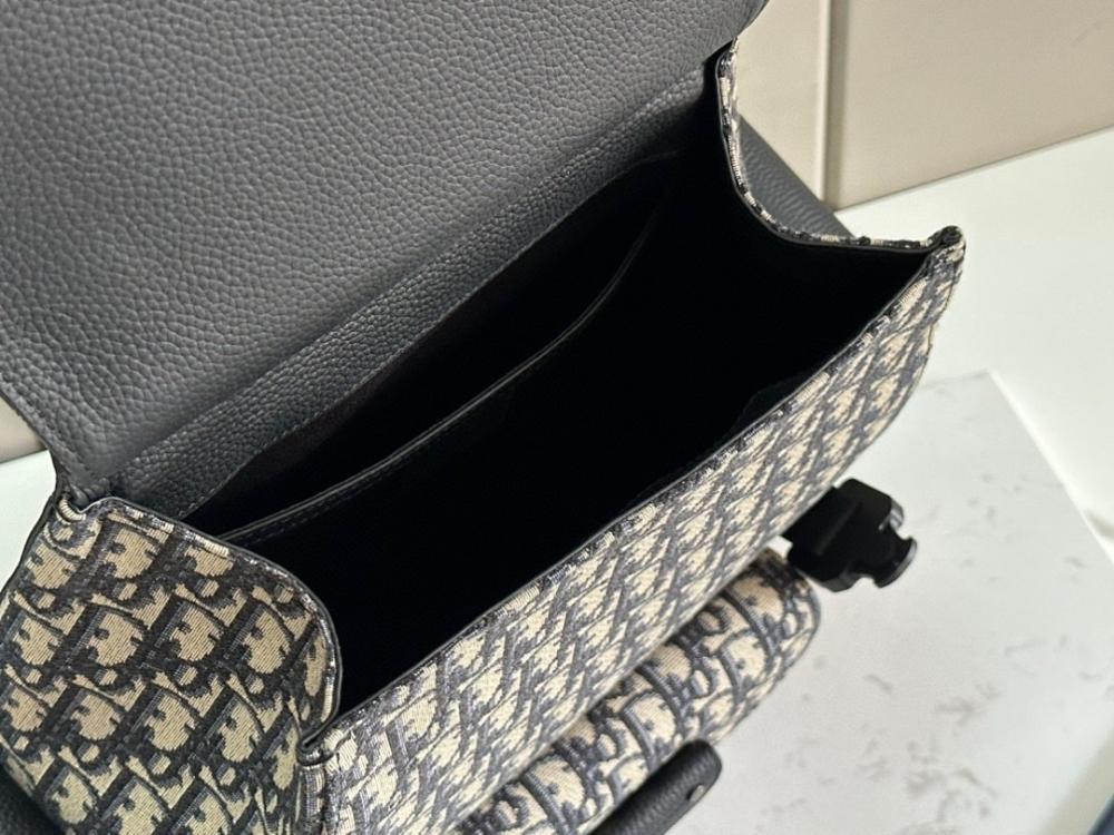 Modern Refined Top Handle Bag