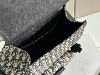 Modern Refined Top Handle Bag