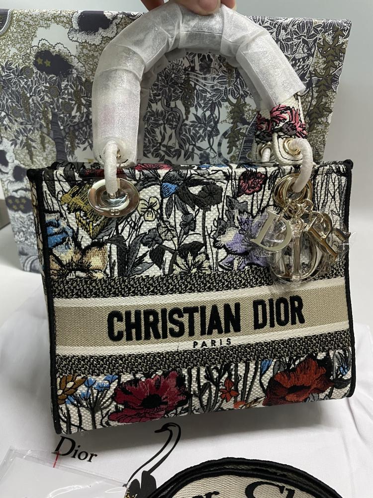 Elegant Shoulder Bag