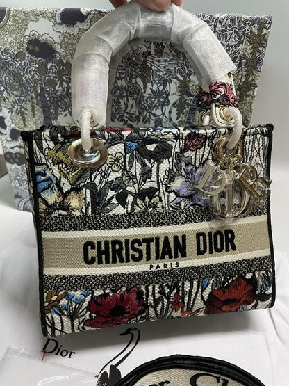Elegant Shoulder Bag
