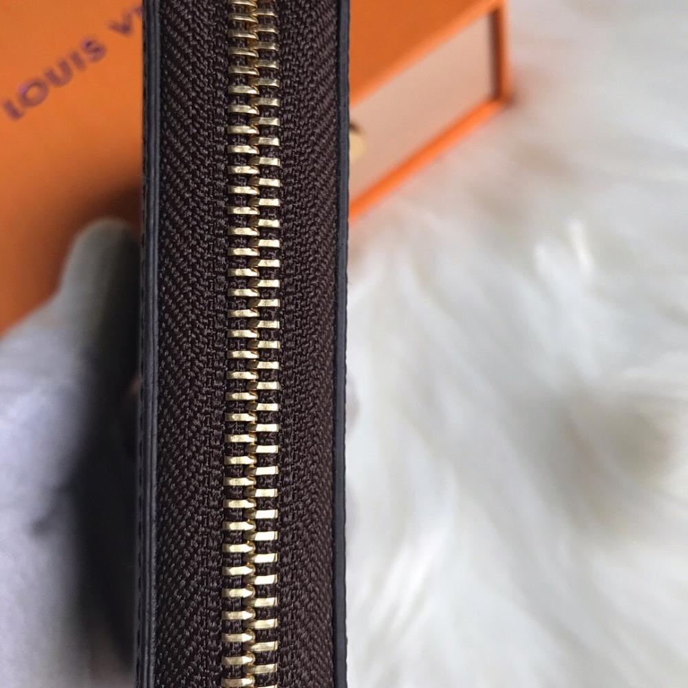 Modern Refined Wallet