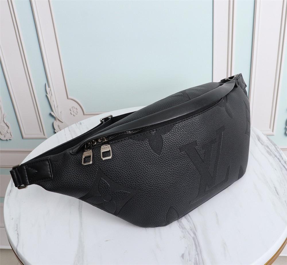 Stylish Calfskin Shoulder Bag – Special Edition