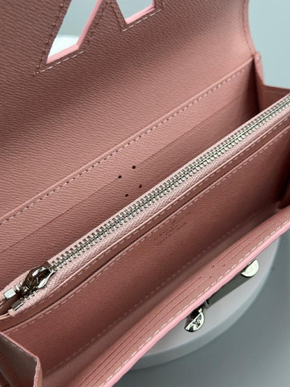 Twist Leather Wallet