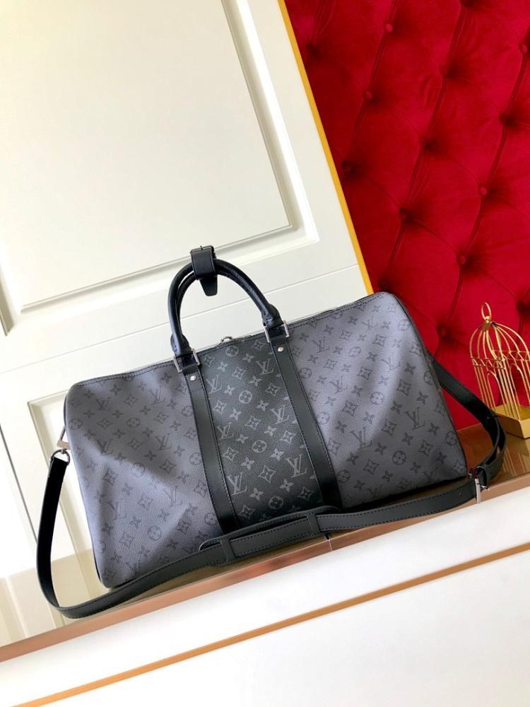 Modern Black Leather Crossbody Bag – Limited Edition