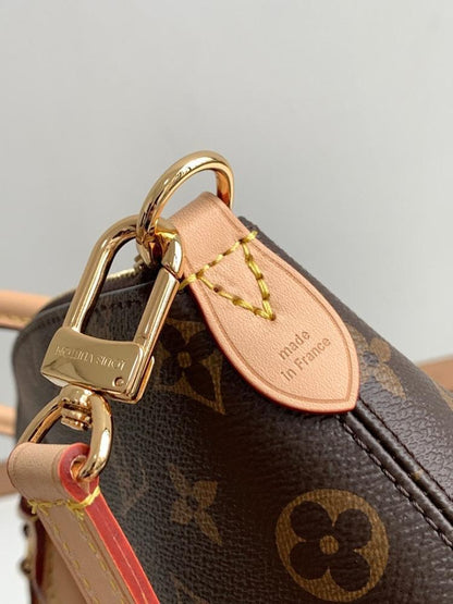 Stylish Leather Shoulder Bag – Limited Edition