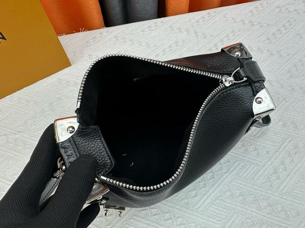 Stylish Refined Calfskin Shoulder Bag