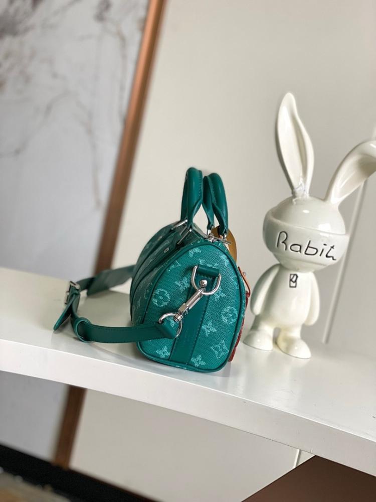 Modern Refined Leather Travel Bag