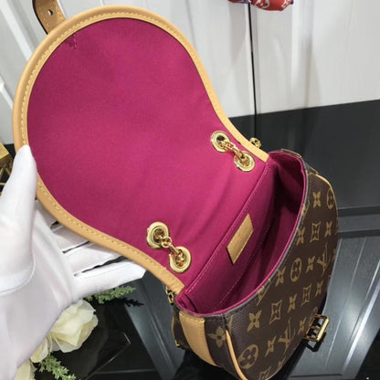 Classic Shoulder Bag