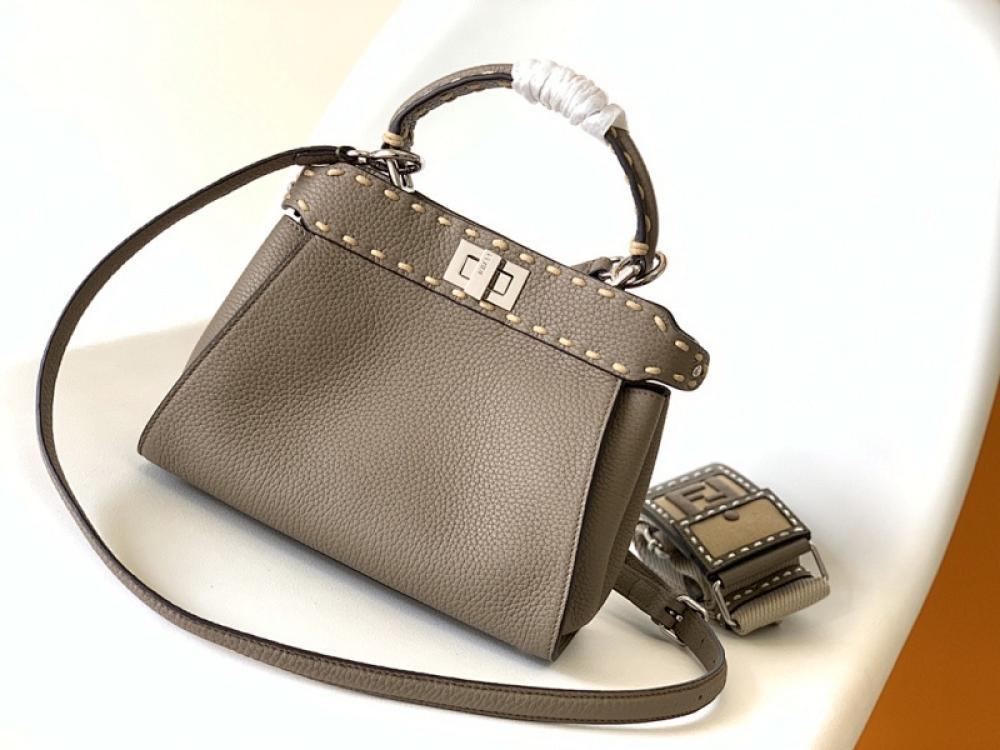 Elegant Leather Shoulder Bag