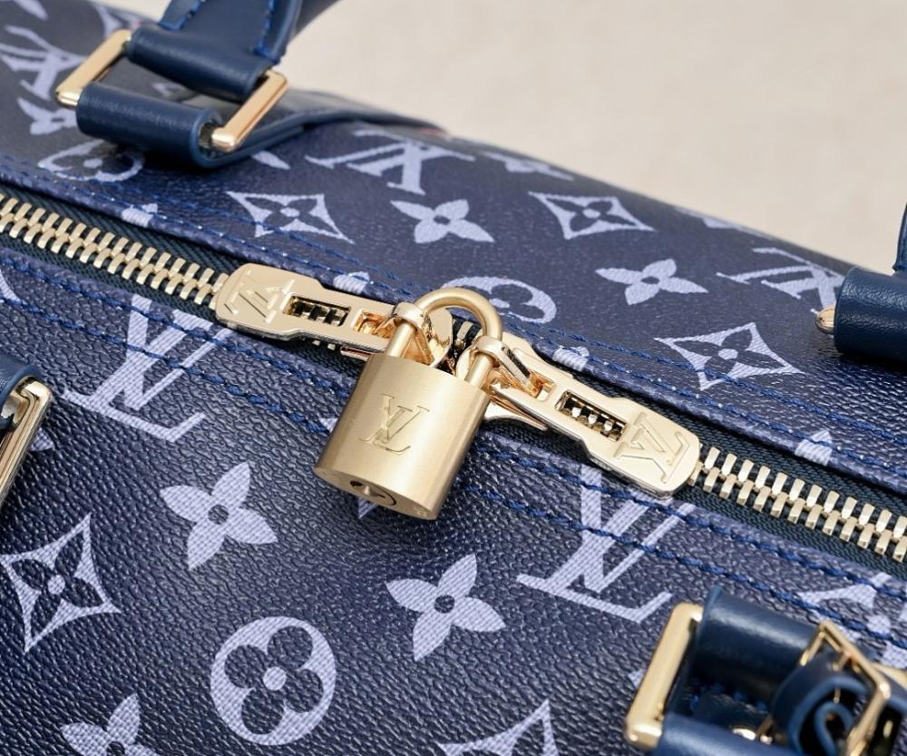 Stylish Refined Leather Shoulder Bag