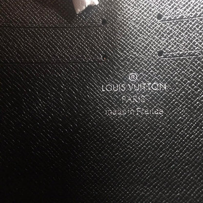 Classic Refined Leather Crossbody Bag