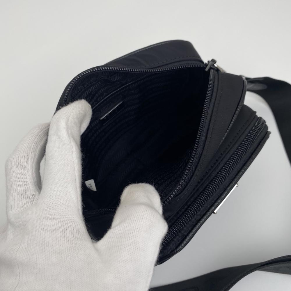 Classic Shoulder Bag
