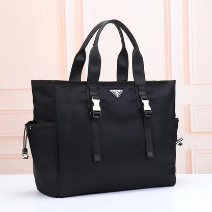 Elegant Stylish Nylon Travel Bag