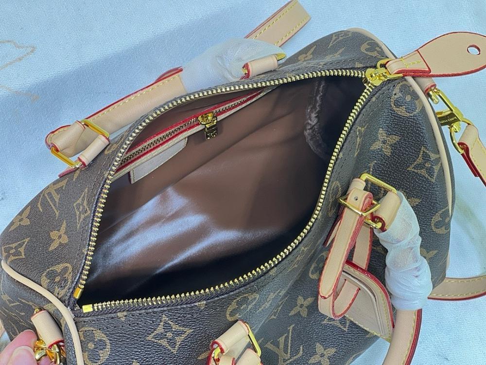 Stylish Leather Top Handle Bag – Limited Edition