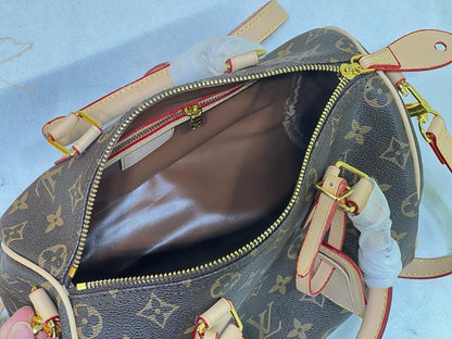 Stylish Leather Top Handle Bag – Limited Edition