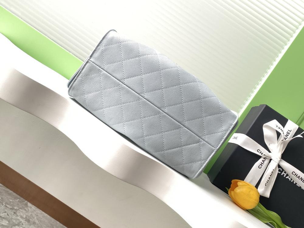 Alma Hobo Bag